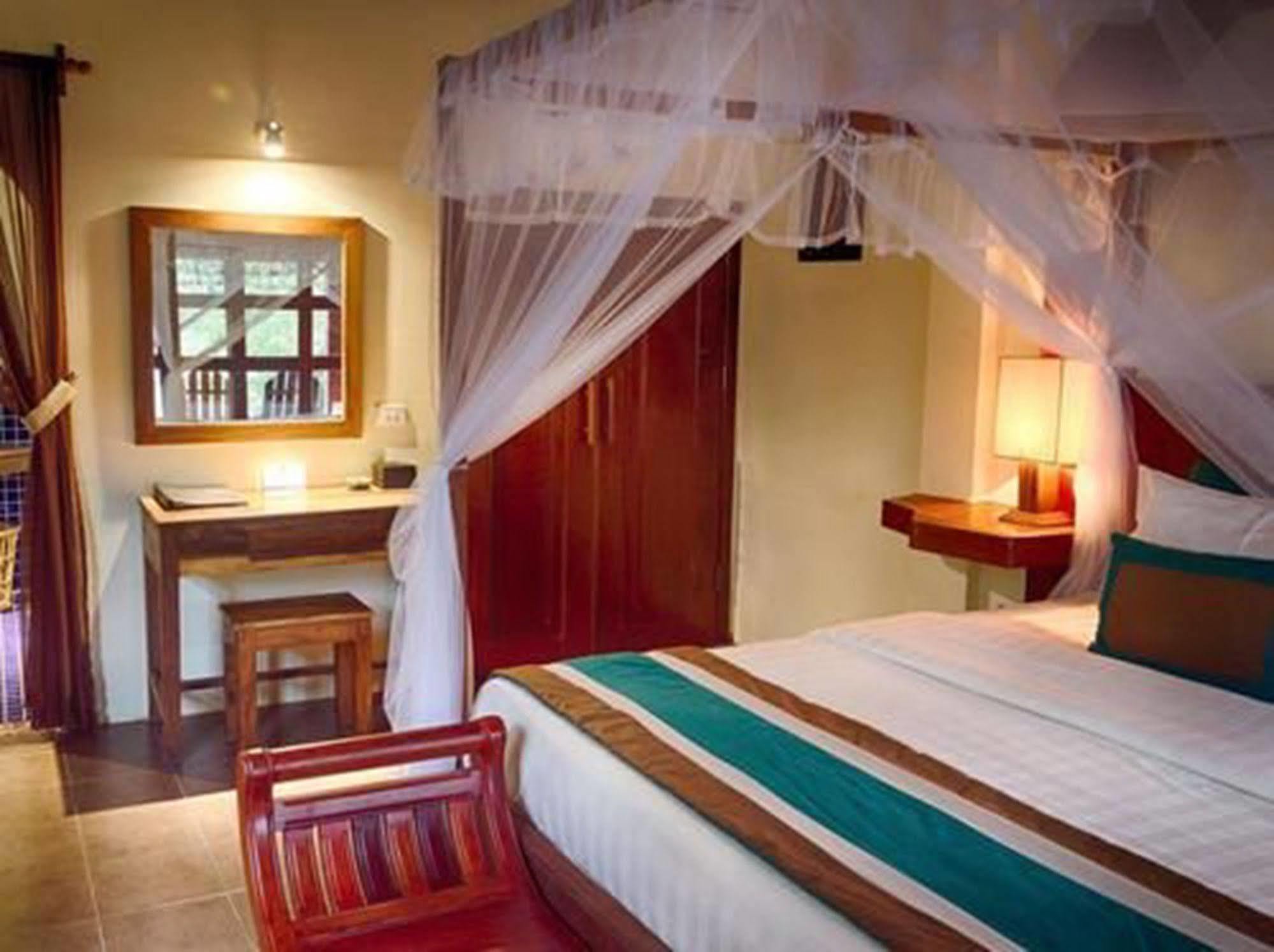 Le Flamboyant Resort Kep Bagian luar foto